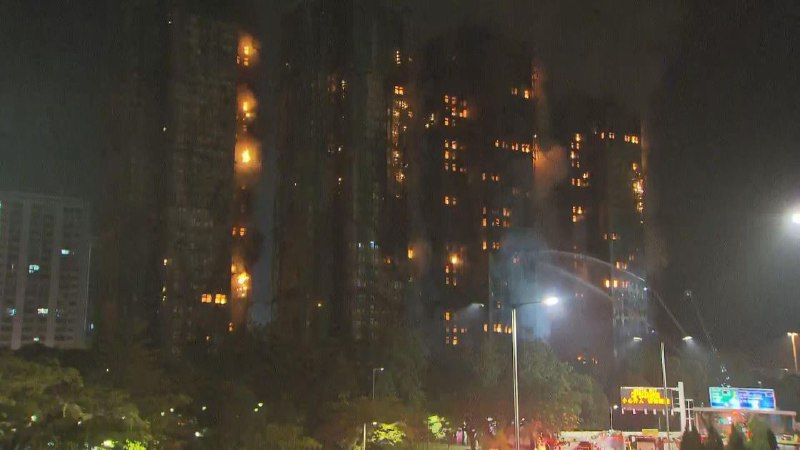 香港大埔宏福苑五级火灾致至少 36 死 279 人失联香港行政长官李家超：大埔宏福苑五级火逐步受控，目前至少36人死亡，279人失联