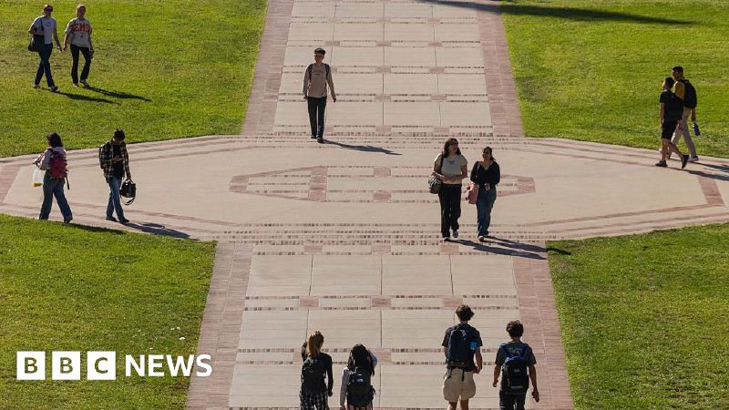 美国大学国际学生新生入学率下降 17%，签证问题成主因根据周一发布的研究报告，美国大学今年秋季国际学生新生入学率较往年下降 17%