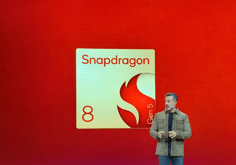 高通公布骁龙 SoC 最新产品线：四大系列每系列三款产品高通在第五代骁龙 8 旗舰芯片发布会上公布了骁龙 SoC 家族的最新组合，共分为 4、6、7、8 四大系列，每个系列包含三款产品